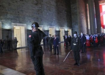 Muhalif gazeteciler Anıtkabir'deki 29 Ekim törenine alınmadı