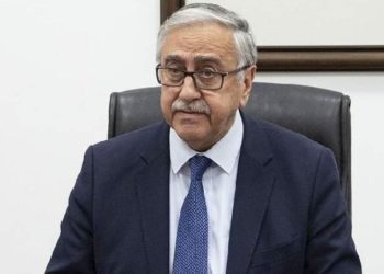 Mustafa Akıncı'dan 10 büyükelçiye destek: Rejim, ülkeyi yıkıma sürüklüyor