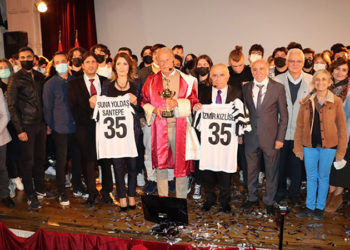 Mustafa Denizli'ye "tüm zamanların rol modeli" ödülü
