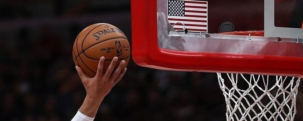 NBA şampiyonu Bucks sezonu galibiyetle açtı