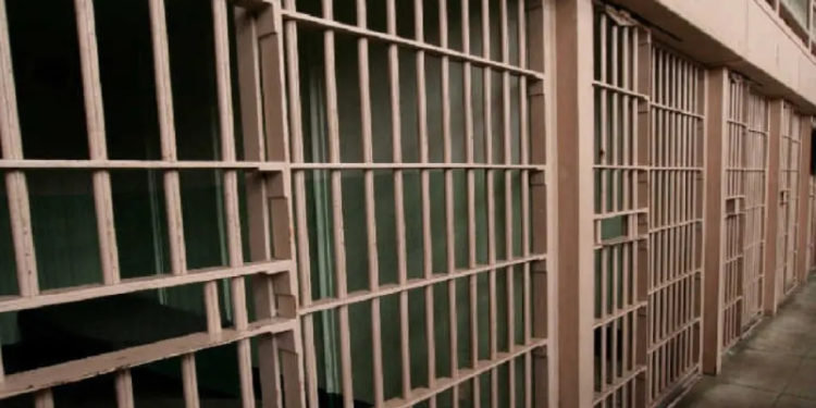 Nijerya'da cezaevine silahlı saldırı: Onlarca tutuklu kaçtı