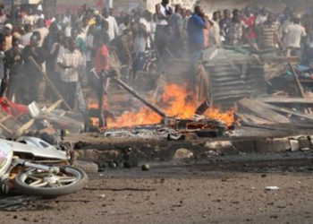 Nijerya'da pazara düzenlenen silahlı saldırıda en az 20 kişi öldü