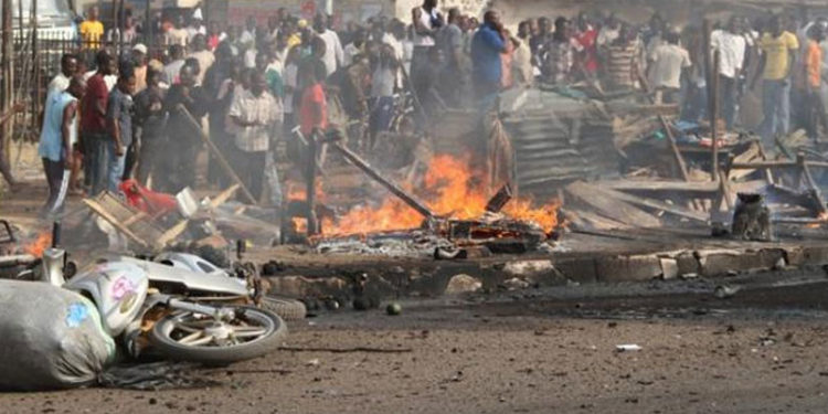 Nijerya'da pazara düzenlenen silahlı saldırıda en az 20 kişi öldü