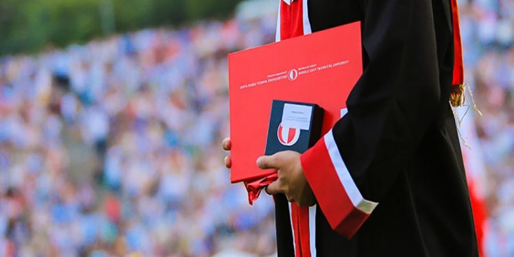 ODTÜ diploması dahi 450 TL’ye satılıyor