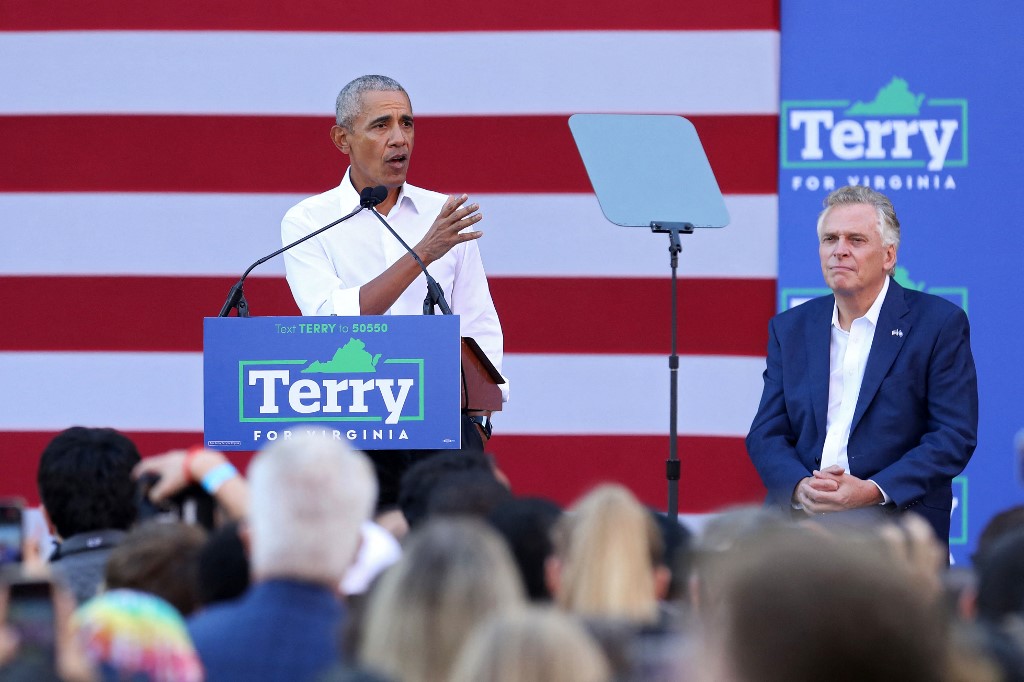 Obama, vali adayı için sahaya indi: ‘Cumhuriyetçiler demokrasiye tehdit’