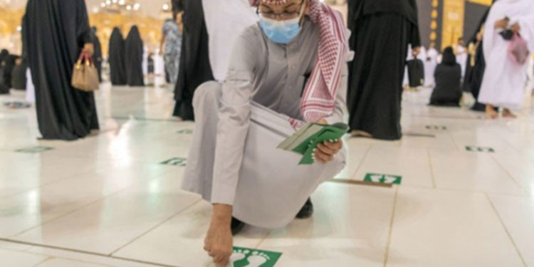 Pandemiden bu yana ilk; Mekke'de Mescid-i Haram, tam kapasite ibadete açıldı, sosyal mesafe uyarıları kalktı