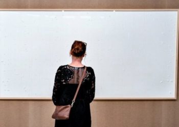 'Parayı Al ve Kaç': Kunsten Müzesi, sergi için iki boş tuval teslim eden ressamdan 83 bin doları geri istedi