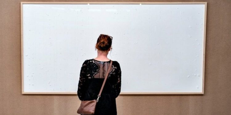 'Parayı Al ve Kaç': Kunsten Müzesi, sergi için iki boş tuval teslim eden ressamdan 83 bin doları geri istedi