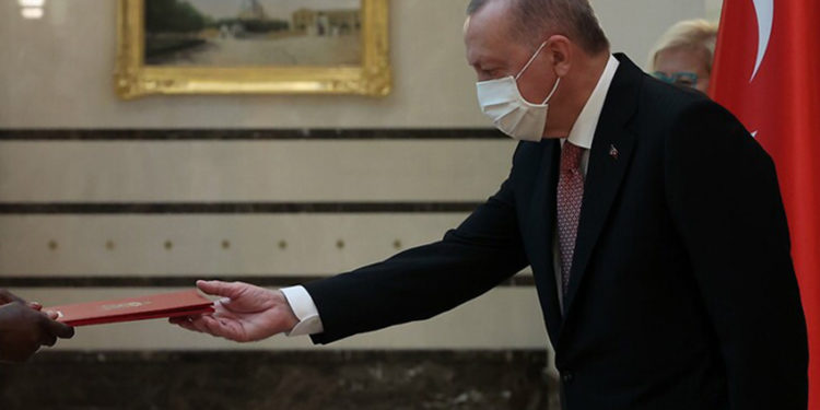 Persona non grata (istenmeyen adam) nedir, hangi durumlarda uygulanır, uygulanırsa karşılığı ne olur?