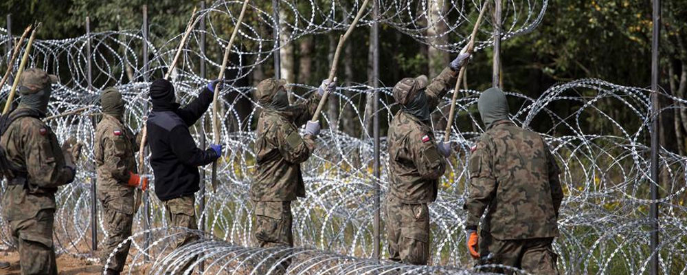 Polonya sığınmacı geçişini önlemek için Belarus sınırında asker görevlendirdi