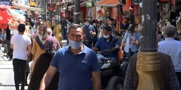 Prof. Dr. Haluk Çokuğraş: Dördüncü dalga aşısız ve maskesizlerin pandemisi olacak