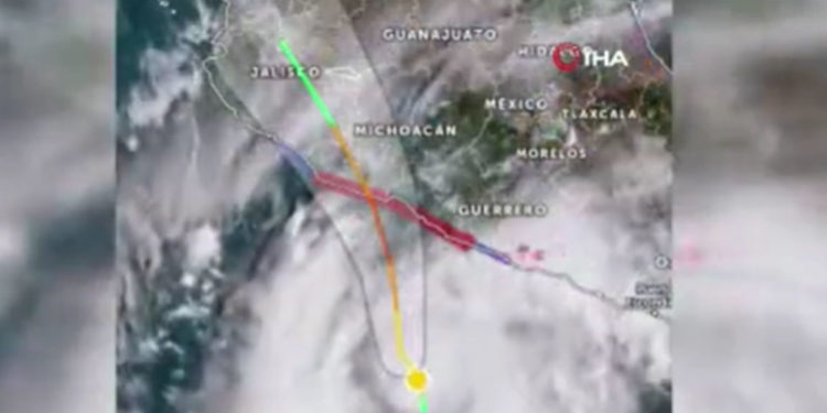 Rick Kasırgası'nın Meksika’yı vurması bekleniyor