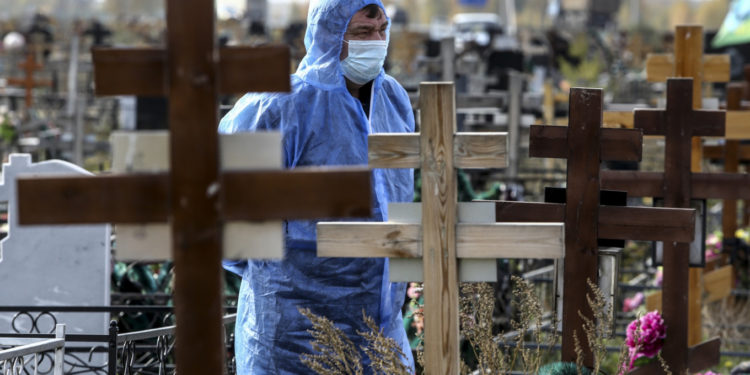 Rusya Federal İstatistik Kurumu'na göre, eylül ayında Covid nedeniyle ölenler, açıklanan sayının yaklaşık iki katı