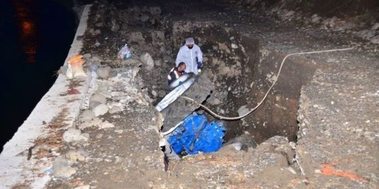 Samsun'da bir anda yol çöktü, traktörü yuttu: 2 ölü, 1 çocuk yaralı