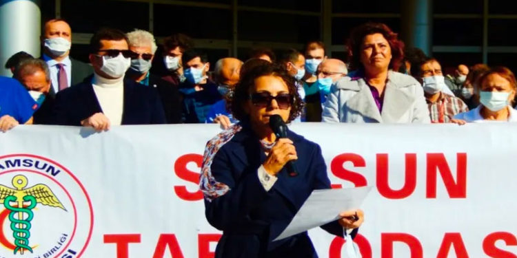 Samsun'da doktorlar Covid-19 için meslek hastalığı yasası çıkarılmasını istedi