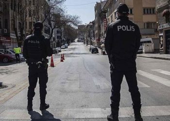 Sağlık Bakanlığı Bilim Kurulu Üyesi Prof. Dr. Alper Şener'den yeniden kapanma sinyali: 70 bin vaka sayılarına sıçrama olması durumunda...