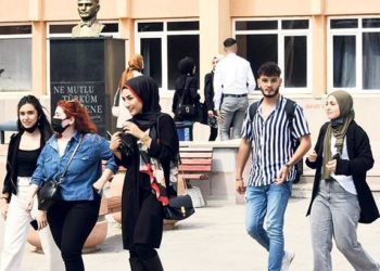 Sağlık Bakanlığı, öğrenci yurtlarında önlemleri gevşetti