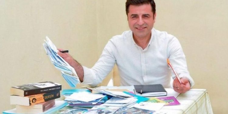 Selahattin Demirtaş: Bu terbiyesizler, halkın gündemini belirleyemezler