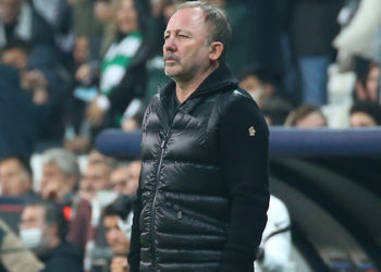 Sergen Yalçın: Bu rakibin bizi 4-1 yenmesi olağanüstü bir durum