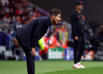 Simeone, maç sonunda Klopp'un elini sıkmadan soyunma odasına koştu