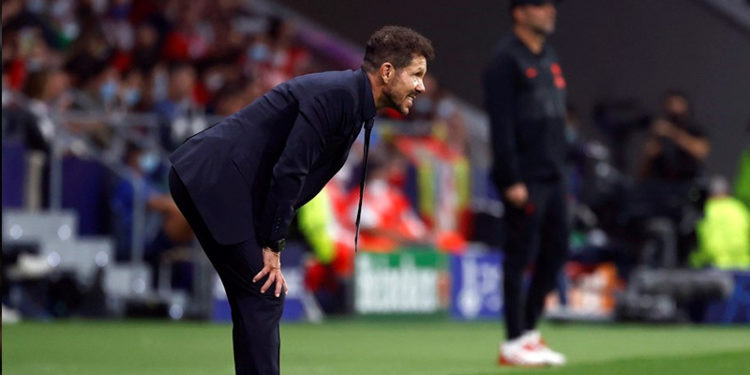 Simeone, maç sonunda Klopp'un elini sıkmadan soyunma odasına koştu