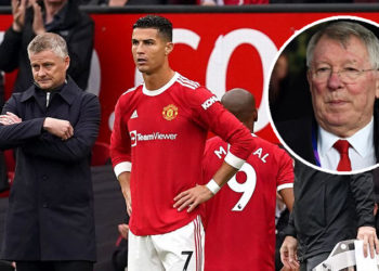 Sir Alex Ferguson'dan Solskjaer'e Ronaldo tepkisi: Her zaman en iyi oyuncularınızla maça başlarsınız
