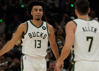 Son şampiyon Bucks, sezona galibiyetle başladı