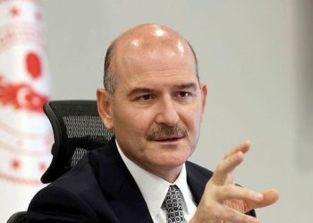 Soylu’ya: Peker sopayı kaldırınca pısıyor, indirince efeleniyorsun