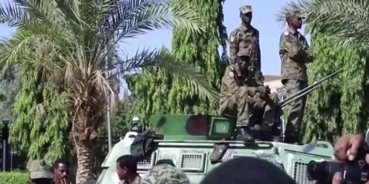 Sudan'da darbe girişimi: Başbakan ev hapsinde