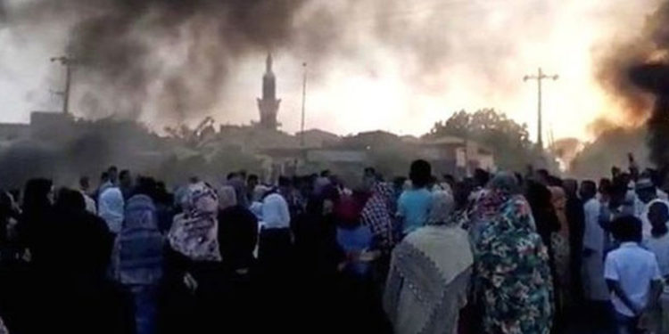 Sudan'da darbe girişimi: Başbakan ve en az dört bakan gözaltına alındı