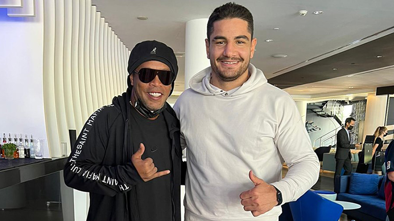 Taha Akgül ve Ronaldinho bir araya geldi