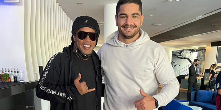 Taha Akgül ve Ronaldinho bir araya geldi
