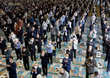Tahran'da Covid-19 nedeniyle iptal edilen cuma namazlarına 2 yıl sonra yeniden izin verildi