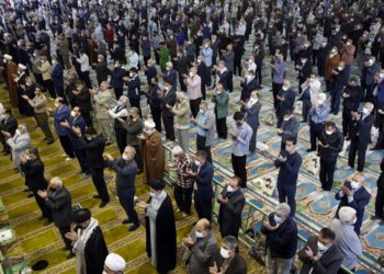 Tahran’da yaklaşık 2 yıl sonra Cuma namazları yeniden başladı