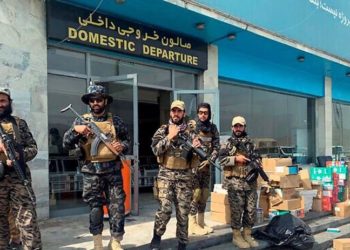 Taliban: Önceki yöneticiler de dahil yurt dışına gitmek isteyen herkese pasaport vereceğiz