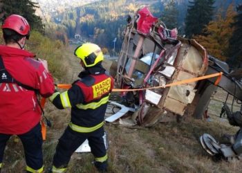 Teleferik kabini yere çakıldı, 1 kişi hayatını kaybetti