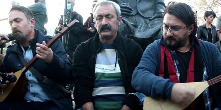 Tenbûr dinletisine ‘polis vokali’