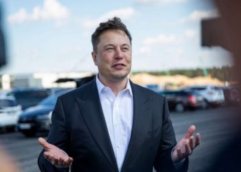 Tesla'dan 137 milyon dolar tazminat kazanan iş&ccedil;i: Elon Musk o fabrikayı temizle