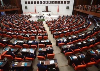 Tezkere tepkisi: İktidar savaşla ayakta kalıyor