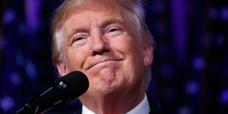 Trump, medyayı ölümünün ardından Powell'a 'iyi davranmaları' nedeniyle eleştirdi