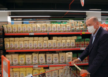 Türkiye yazarı Uğur: Tarım Kredi kooperatif Marketleri'nin ürün fiyatlandırması hiçbir amaca hizmet etmiyor, fiyatlar uygun değil