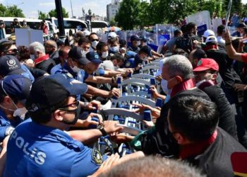 Türkiye’de savunmaya ağır ceza: 450 avukata 2 bin 786 yıl hapis