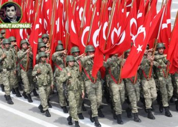 Türkiye’de siyaset sivil değil!