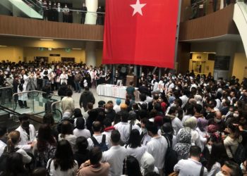 Türkiye’yi terk etmek isteyen doktorların sayısı son 10 yılda yüzde 2 bin 586 arttı