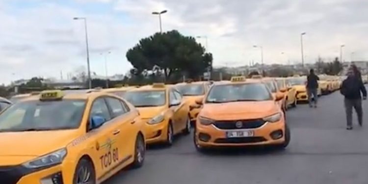 UKOME toplantısı öncesi taksicilerden İBB protestosu