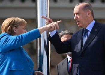 Uluslararası ajanslar flaş haber geçti: Erdoğan 10 ülkenin büyükelçisini sınır dışı etmekle tehdit etti