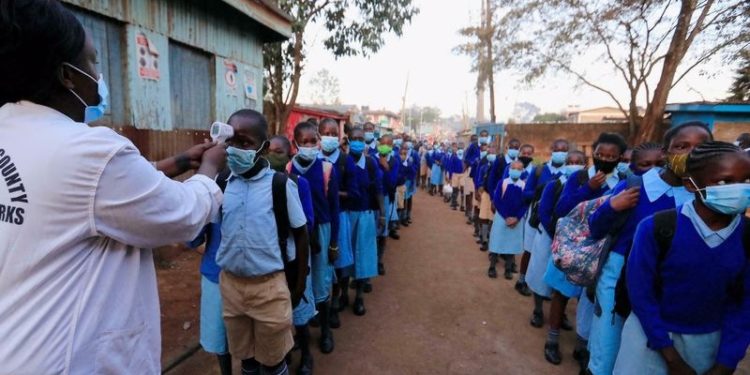 WHO: Yoksul ülkeler aşıya ulaşamadığı için salgın 2022'de de sürecek