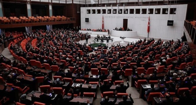 Yeni yasama yılının ilk fezlekeleri HDP ve DBP’ye