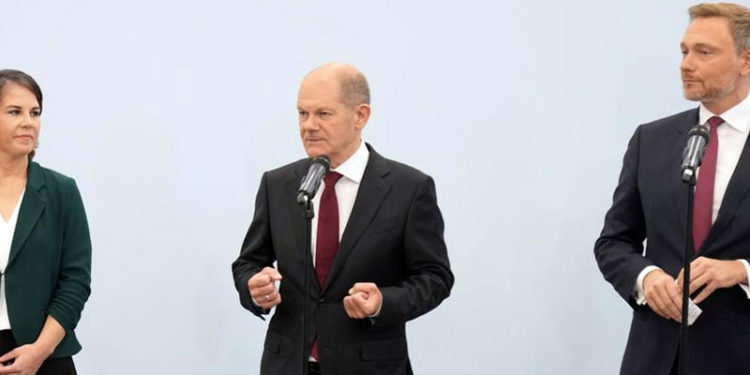 Yeşiller, SPD ve Hür Demokratlar koalisyon müzakerelerine başlıyor