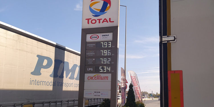 Zamlar durmuyor; motorinin litresi 23 kuruş daha artacak